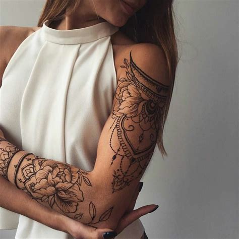 tatuaje braccio donna.